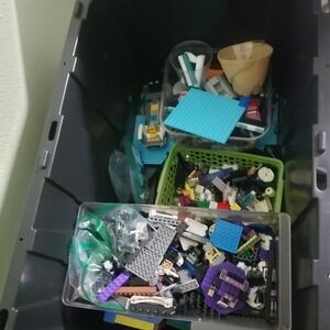 3x tubs mixed lego sets